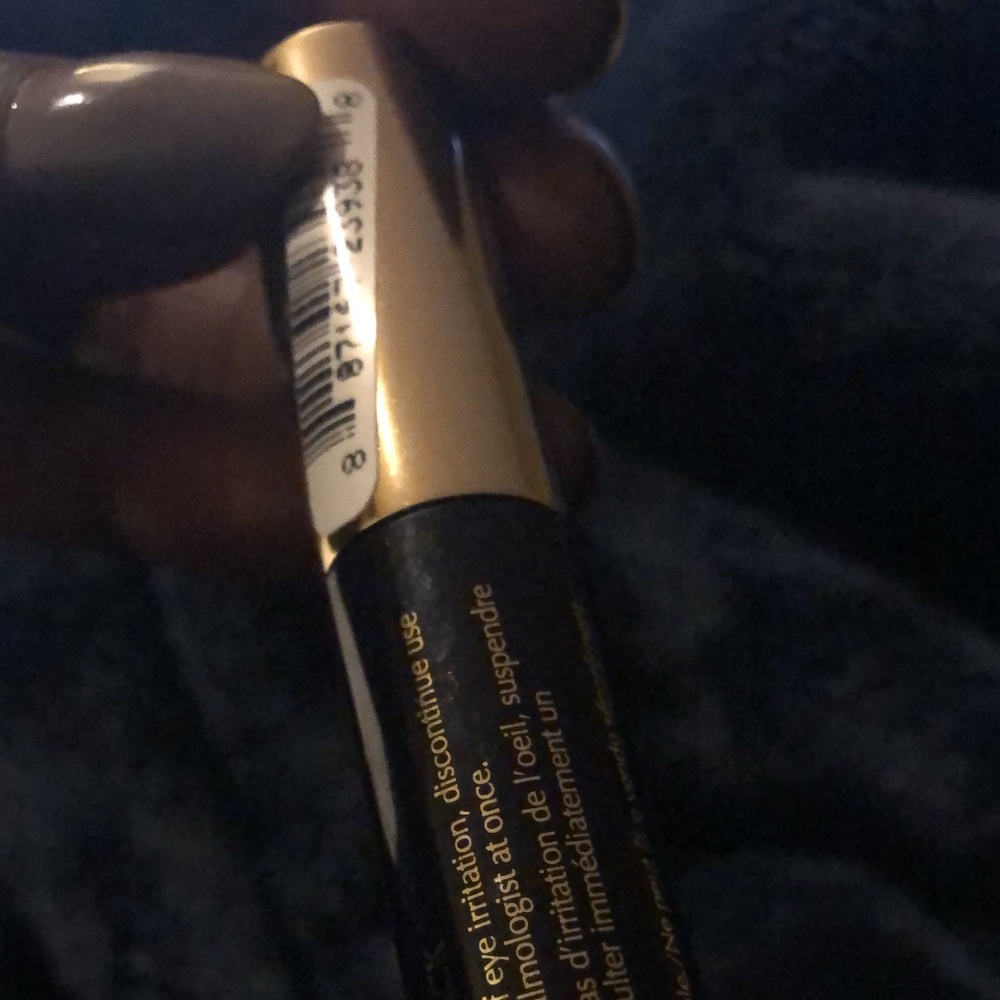 Estée Lauder Sumptuous Extreme Travel Size Mascara - Picture 5 of 6
